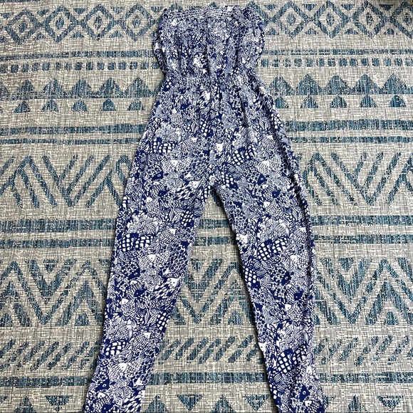 Lilly Pulitzer blue and white fish pattern strapless jumpsuit size XS. - Picture 4 of 8